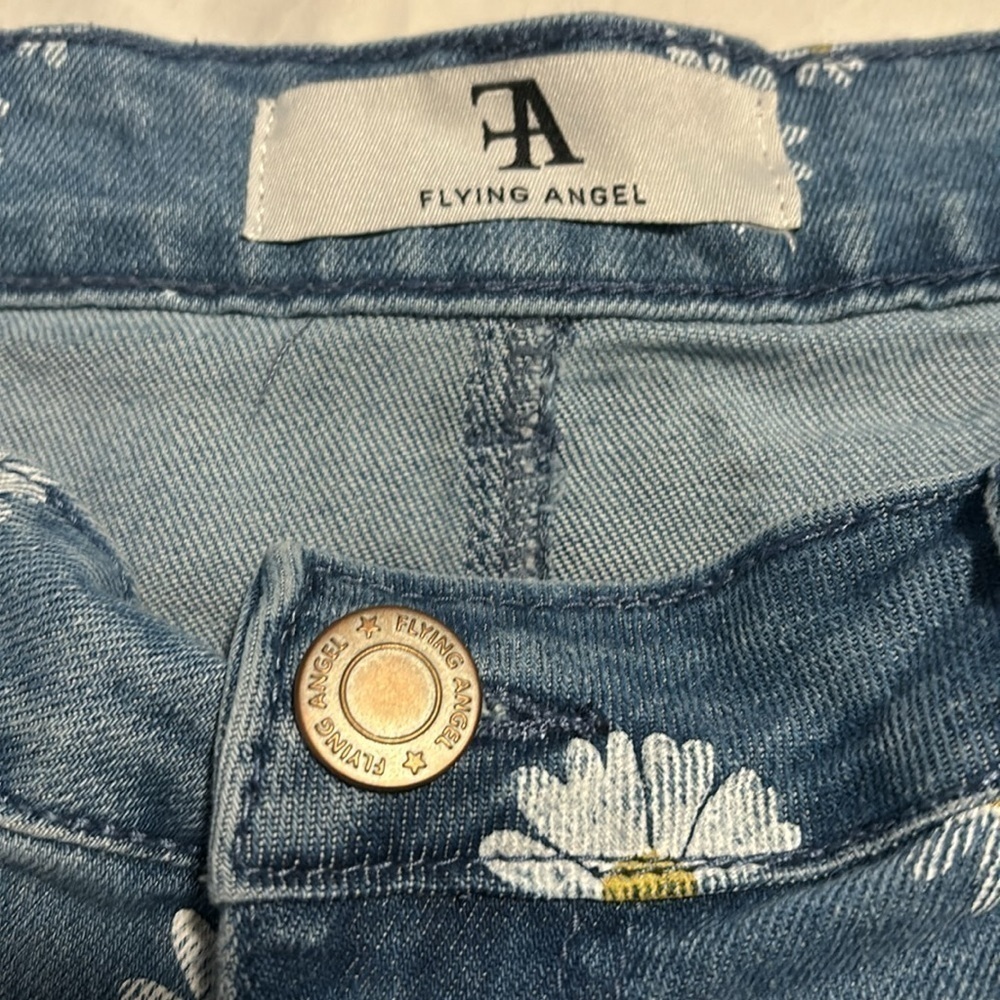 Flying Angel daisy floral denim shorts size 15/32 - Picture 4 of 5
